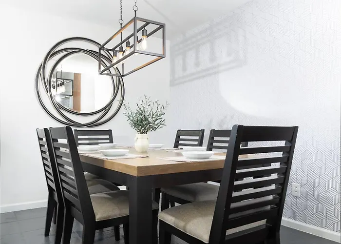 Holiday home Cozy, Retreat, Modern, Sleeps 10 *